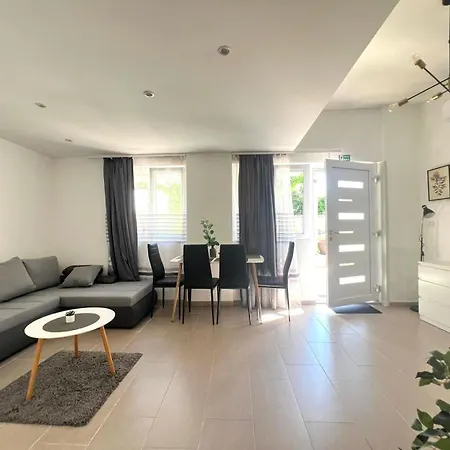 Azzurro Mare Apartment *