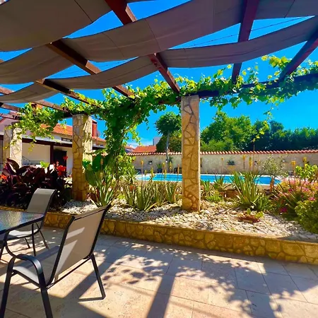 Azzurro Mare Apartment *